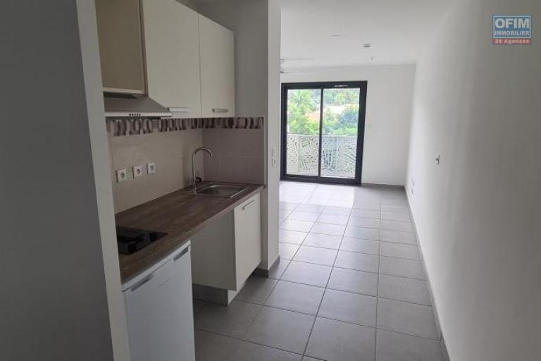 A louer trois grands studios neufs - pour ETUDIANTS - &agrave; la porte de l'universit&eacute; du Tampon