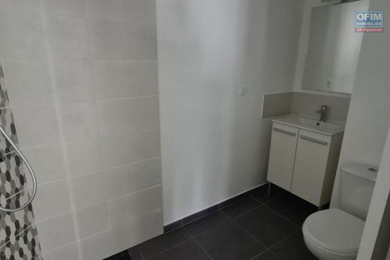 A louer trois grands studios neufs - pour ETUDIANTS - &agrave; la porte de l'universit&eacute; du Tampon