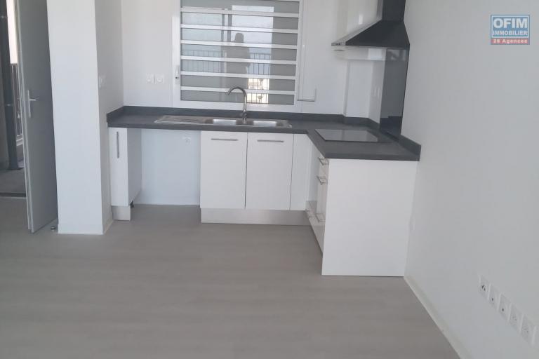 Appartement 2 chambres &agrave; louer plateau caillou SAINT-PAUL