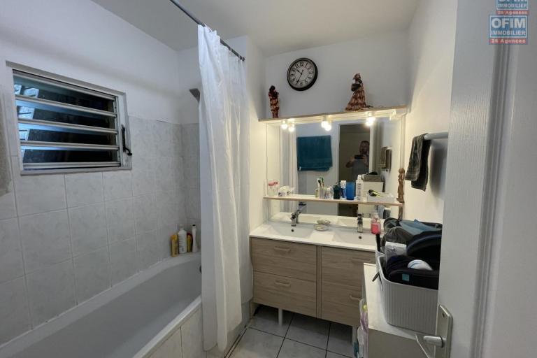 &Agrave; VENDRE &ndash; Maison F6 de 144 m&sup2; &ndash; BOIS DE N&Egrave;FLES SAINTE-CLOTILDE