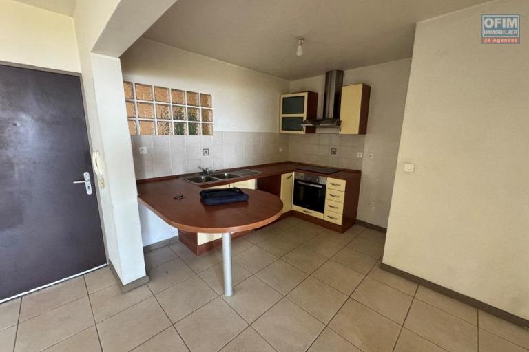 A vendre appartement F2 dans r&eacute;sidence avec piscine le Tampon 14 &eacute;me