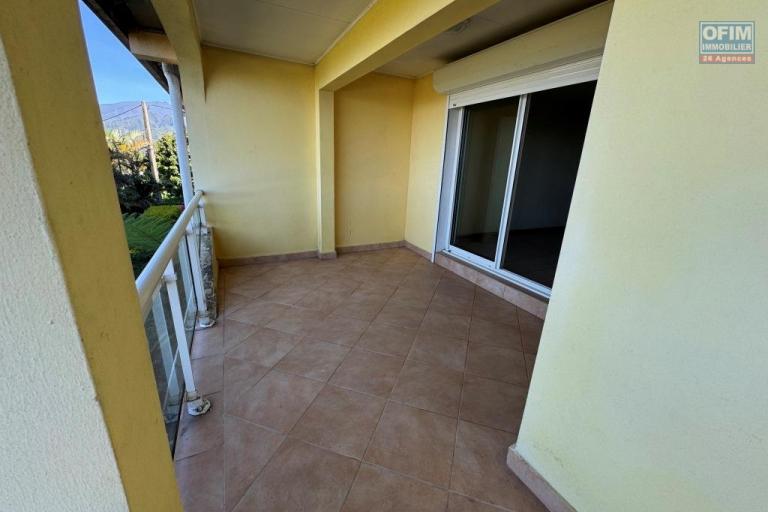 A vendre appartement F2 dans r&eacute;sidence avec piscine le Tampon 14 &eacute;me