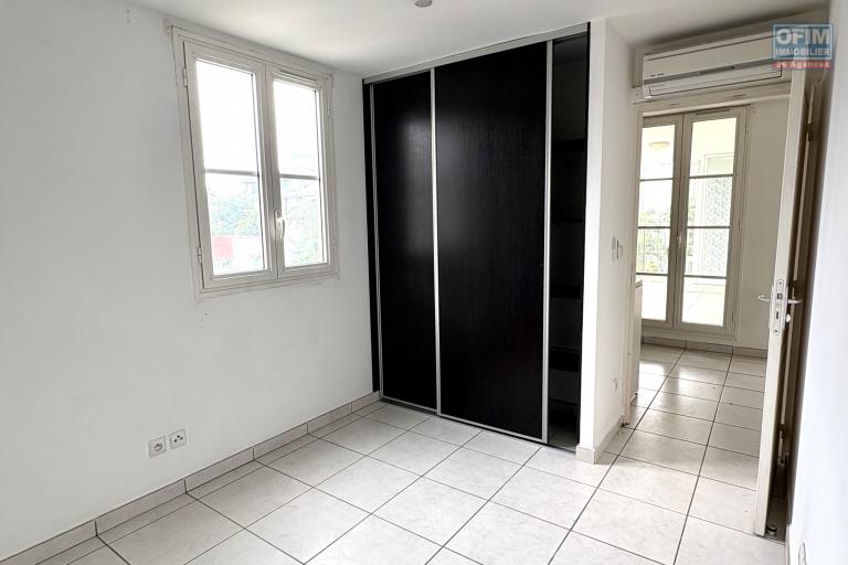 A Vendre appartement F3 de 65m2 avec varangue et 2 places de parking