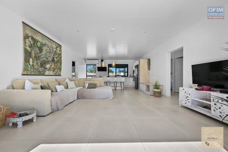 Villa Floé'A – Élégance contemporaine, piscine au sel et vue sur l’ouverture du cirque de Cilaos La Rivière Saint-Louis (525000€)