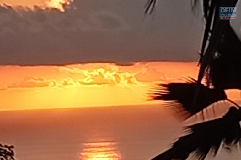 A LOUER VILLA RECENTE F4 AVEC PISCINE BRAS CANOT SAINT GILLES LES HAUTS ( M.PETI...