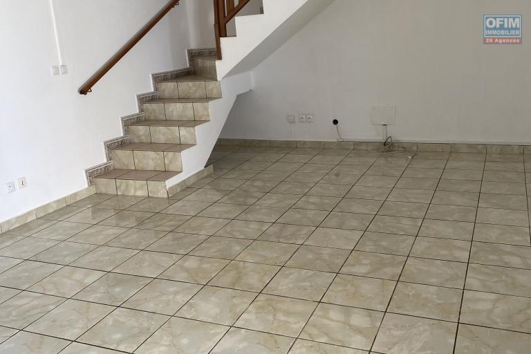 A louer Villa jumel&eacute; de type F4