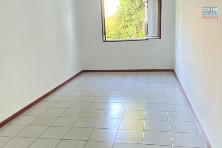 A louer charmante villa de type F5