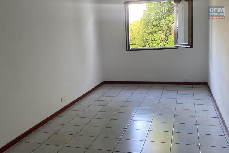 A louer charmante villa de type F5