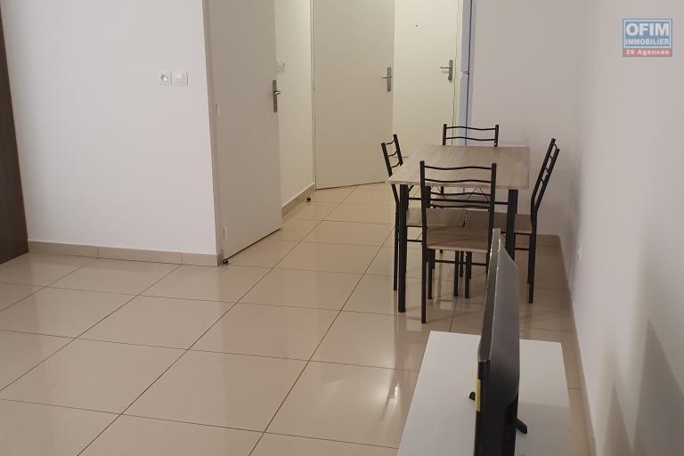 A Louer ce bel et spacieux appartement de type F1 meubl&eacute; sur la r&eacute;sidence PASSERELLE situ&eacute; rue des deux canons &agrave; Sainte Clotilde.