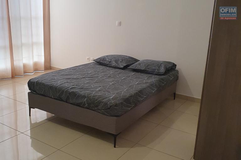 A Louer ce bel et spacieux appartement de type F1 meubl&eacute; sur la r&eacute;sidence PASSERELLE situ&eacute; rue des deux canons &agrave; Sainte Clotilde.