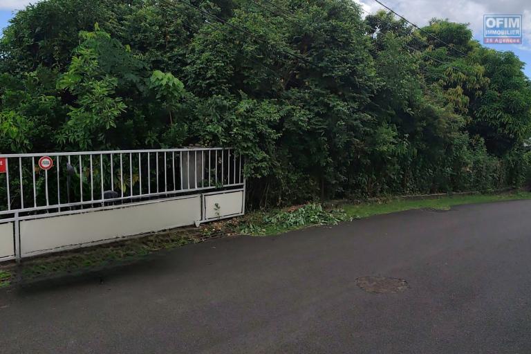 Occasion &agrave; saisir vue mer extraordinaire - Maison de 176 m2 &agrave; r&eacute;nover sur un terrain de 846 m2  - PICHETTE &agrave; LA POSSESION