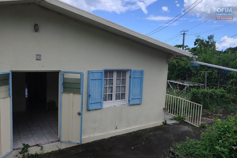 Occasion &agrave; saisir vue mer extraordinaire - Maison de 176 m2 &agrave; r&eacute;nover sur un terrain de 846 m2  - PICHETTE &agrave; LA POSSESION