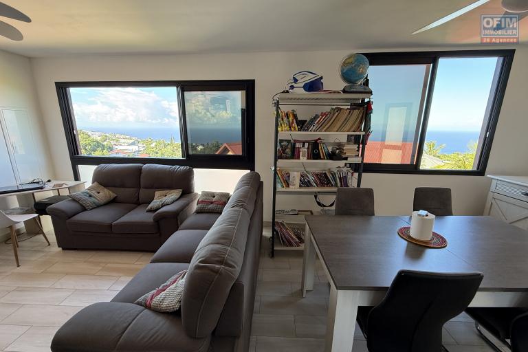 Bel appartement T3 en RDC avec magnifique vue mer et montagne proche centre ville
