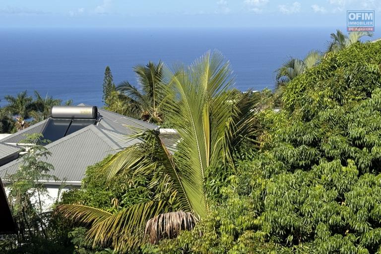 Bel appartement T3 en RDC avec magnifique vue mer et montagne proche centre ville