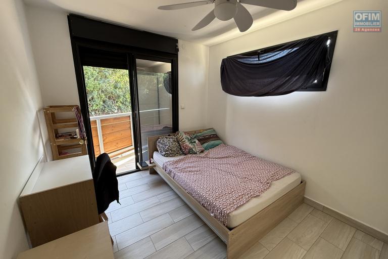 Bel appartement T3 en RDC avec magnifique vue mer et montagne proche centre ville