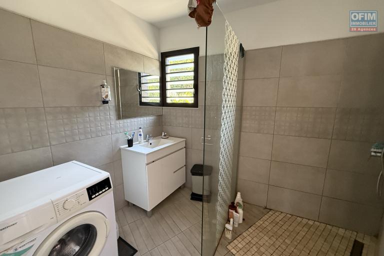 Bel appartement T3 en RDC avec magnifique vue mer et montagne proche centre ville