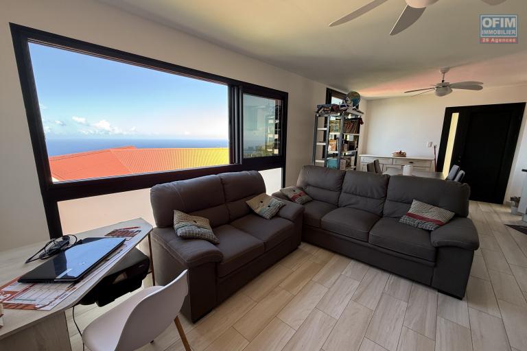 Bel appartement T3 en RDC avec magnifique vue mer et montagne proche centre ville