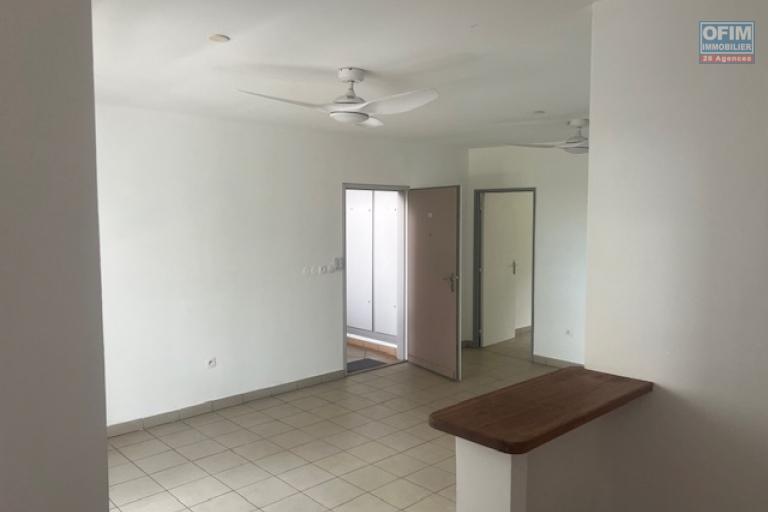 A louer appartement de type T4 dans une petite r&eacute;sidence proche &eacute;cole et petite vue mer