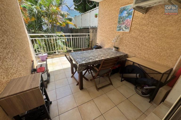 A louer joli F2 MEUBLE avec jardinet et belle terrasse le Tampon