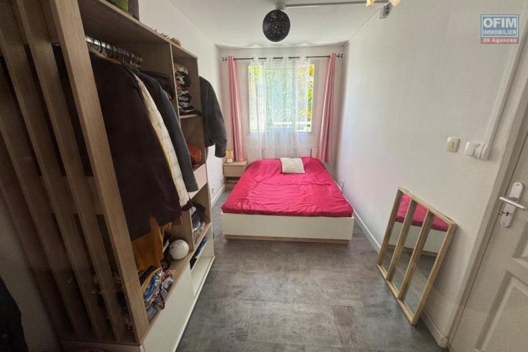 A louer joli F2 MEUBLE avec jardinet et belle terrasse le Tampon