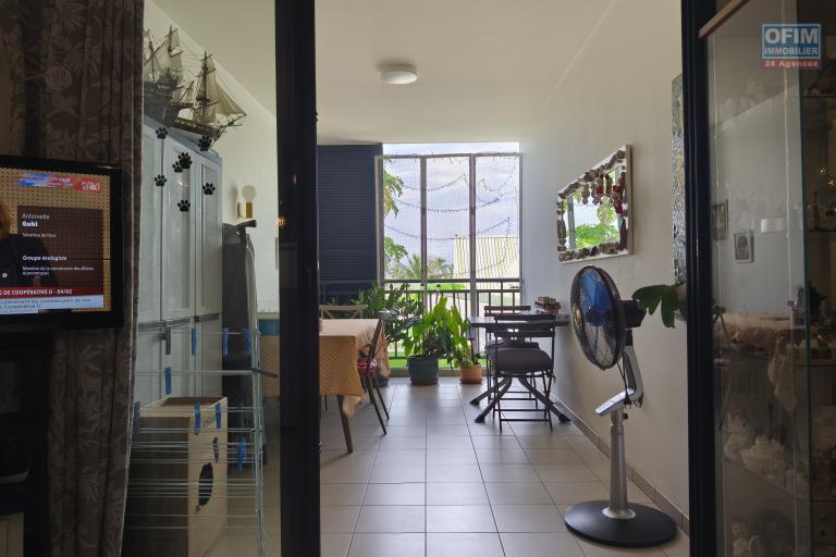 A vendre appartement T3, 81 m2, avec varangue –Résidence récente Centre-ville de La Possession.