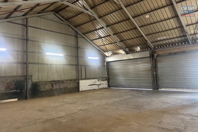 A louer local de stockage 120m2 en Zone d'activit&eacute; N&deg;2 &agrave; Saint-Pierre &icirc;le de la R&eacute;union