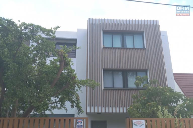 A LOUER  appartement T3 au front de mer de SAINT-PAUL