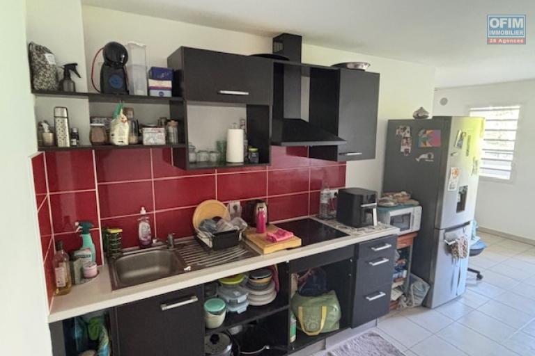 A vendre T2  &agrave; Ste Clotilde, residence Coquelicot 3, chemin Finette.