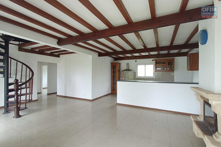 A vendre villa T5 de 165m2 avec magnifique vue montagne &agrave; Bras des Calumets