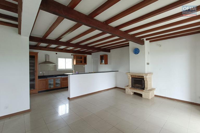 A vendre villa T5 de 165m2 avec magnifique vue montagne &agrave; Bras des Calumets