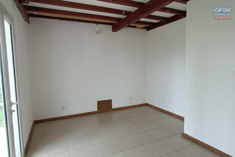 A vendre villa T5 de 165m2 avec magnifique vue montagne &agrave; Bras des Calumets