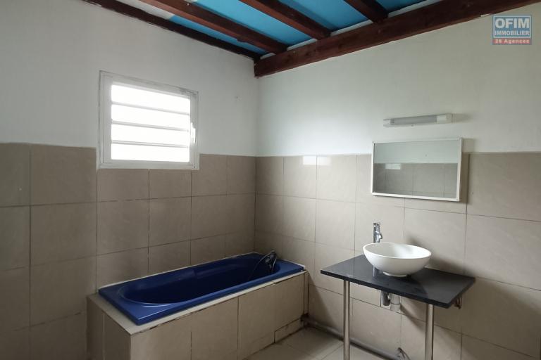 A vendre villa T5 de 165m2 avec magnifique vue montagne &agrave; Bras des Calumets