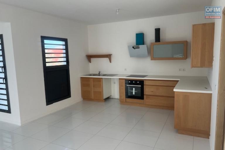 A Louer Villa de type F4 abris voiture avec une belle vue.