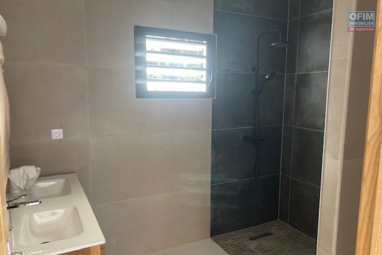 A Louer Villa de type F4 abris voiture avec une belle vue.