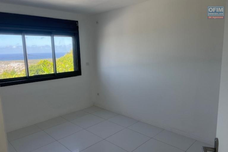 A Louer Villa de type F4 abris voiture avec une belle vue.