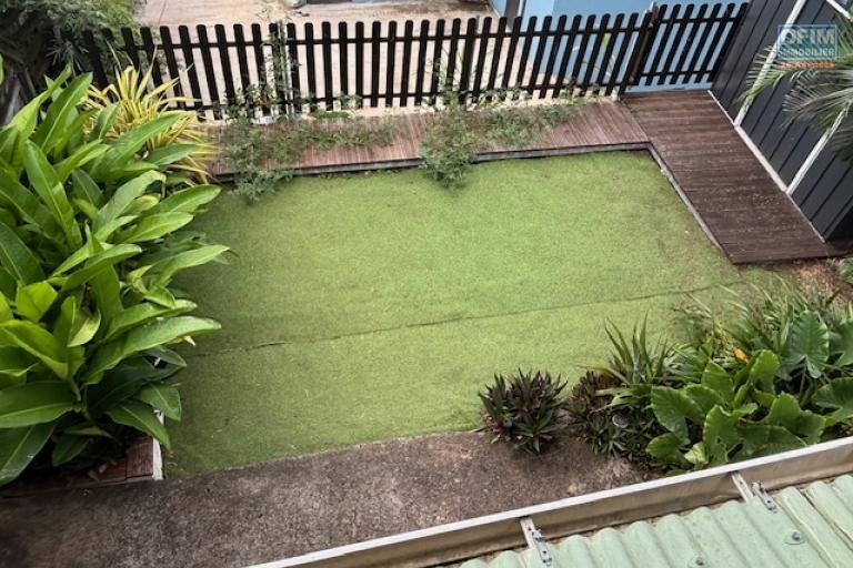 A vendre spacieuse maison T/7 à Saint Denis- La Montagne