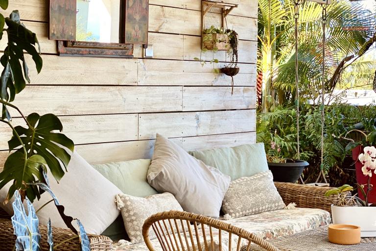 A LOUER Magnifique maison MEUBL&Eacute;E de type F5 avec PISCINE et VUE MER &agrave; SAINT-PAUL