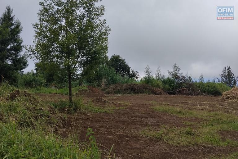 A vendre - Tan rouge - Terrain constructible 400 m2
