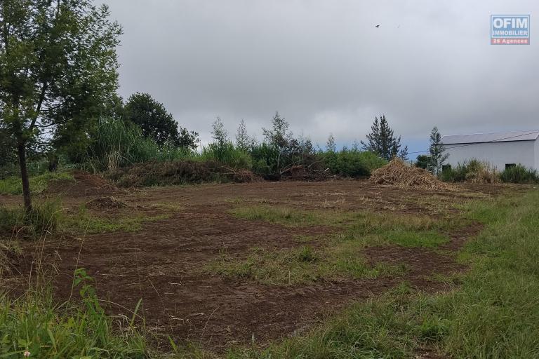 A vendre - Tan rouge - Terrain constructible 400 m2