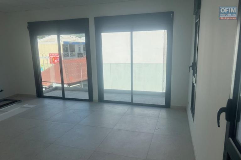 A louer local professionnel neuf centre ville de L'ETANG SALE LES HAUTS