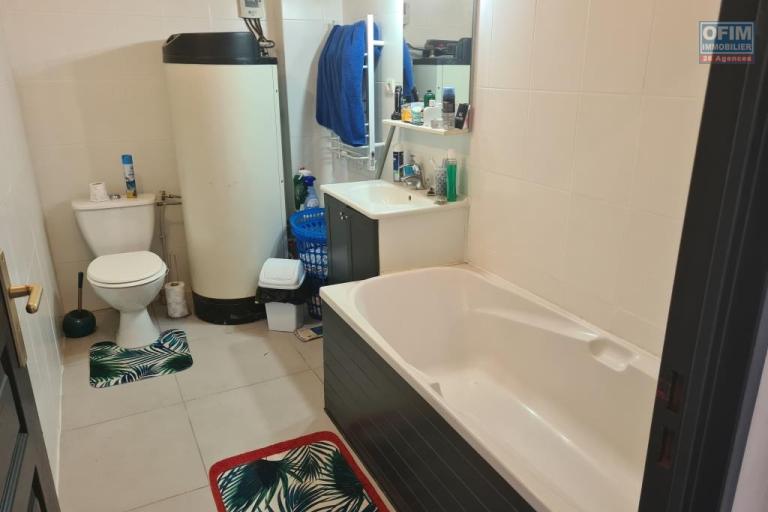 A louer joli appartement F2 MEUBLE avec jardinets le Tampon