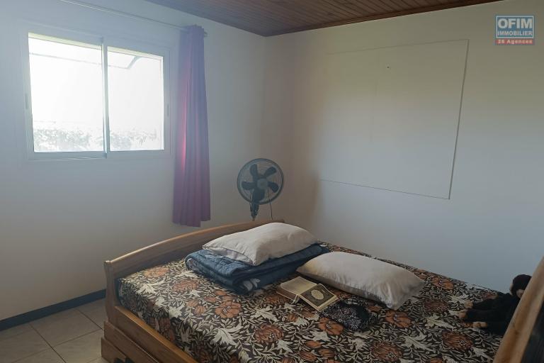 Ensemble immobilier T3 + T2 sur terrain de 572 m&sup2; avec piscine Saint Louis - CHAMBRE T3