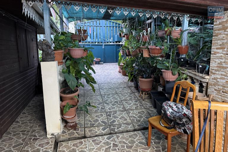 Terrain de 598 m&sup2; bien plac&eacute; en hypercentre de St Pierre en zone UD