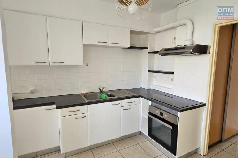 Appartement T3/T4 à Saint-Denis dans le Carré d’Or avec vue mer & montagne