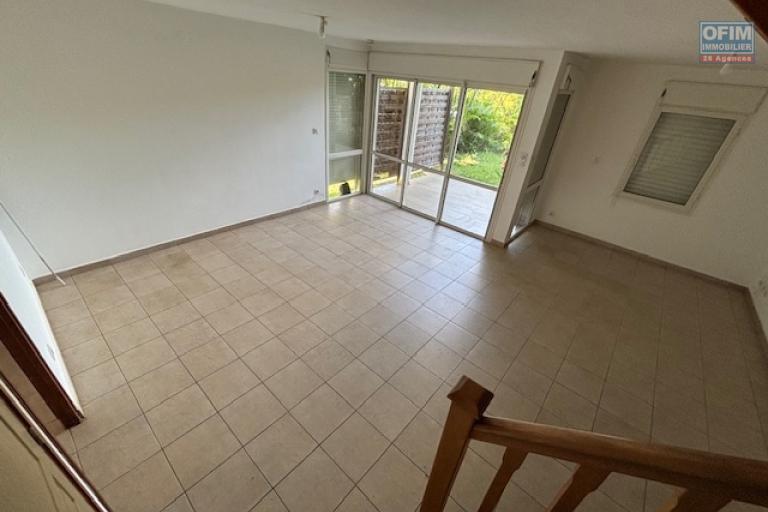 A vendre &agrave; La Montagne maison T5 avec jardin, mitoyenne d'un cot&eacute;, au calme d'une impasse