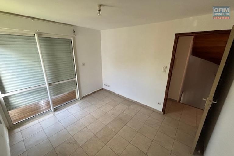 A vendre &agrave; La Montagne maison T5 avec jardin, mitoyenne d'un cot&eacute;, au calme d'une impasse