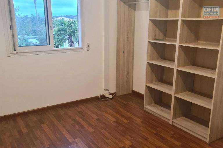 &Agrave; louer maison F4, 3 chambres climatis&eacute;es, cuisine &eacute;quip&eacute;e, terrasse, jardin cl&ocirc;tur&eacute;, endroit au calme