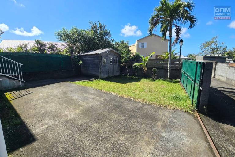 &Agrave; louer maison F4, 3 chambres climatis&eacute;es, cuisine &eacute;quip&eacute;e, terrasse, jardin cl&ocirc;tur&eacute;, endroit au calme