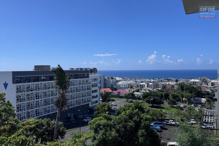 A louer bel appartement de type F3 lumineux sur la r&eacute;sidence BOIS DE SENTEUR avenue GEORGES BRASSENS &agrave; Sainte Clotilde.
