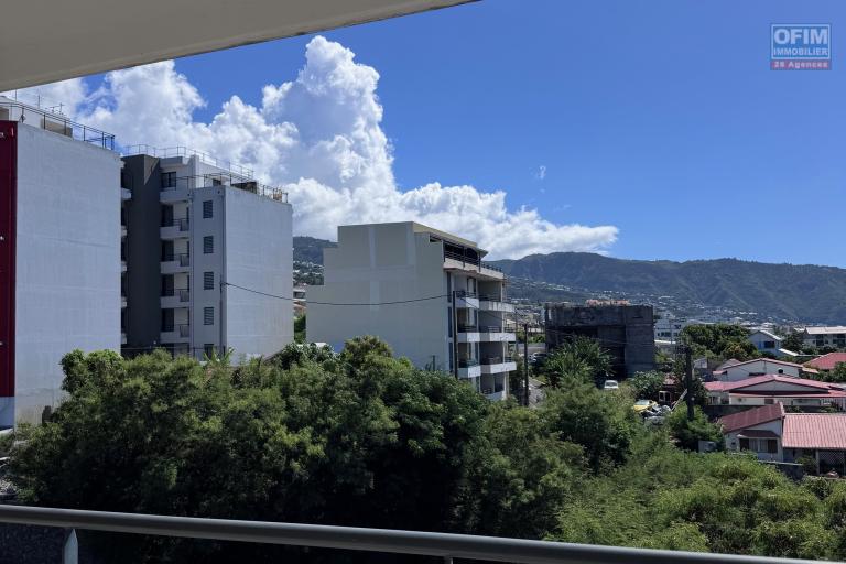 A louer bel appartement de type F3 lumineux sur la r&eacute;sidence BOIS DE SENTEUR avenue GEORGES BRASSENS &agrave; Sainte Clotilde.